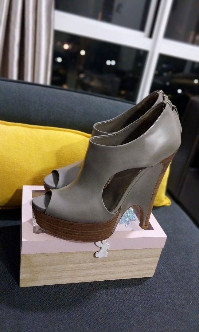 Gucci Leather Peep-Toe Pumps Ankle Boots