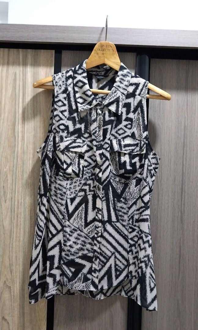 Guess Button Down Sleeveless Top