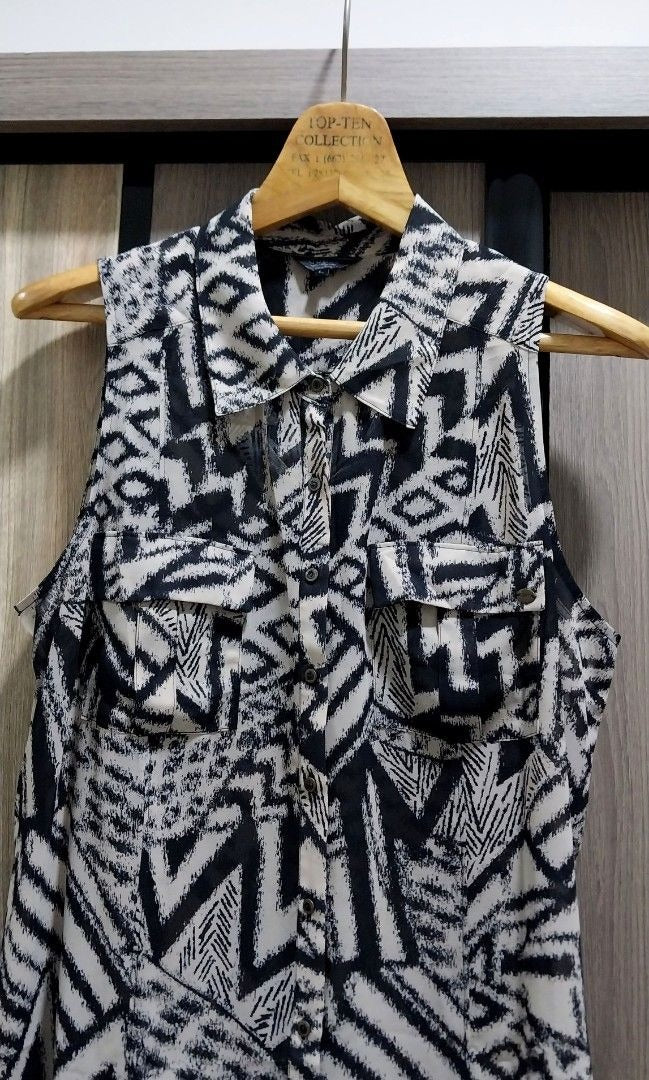 Guess Button Down Sleeveless Top