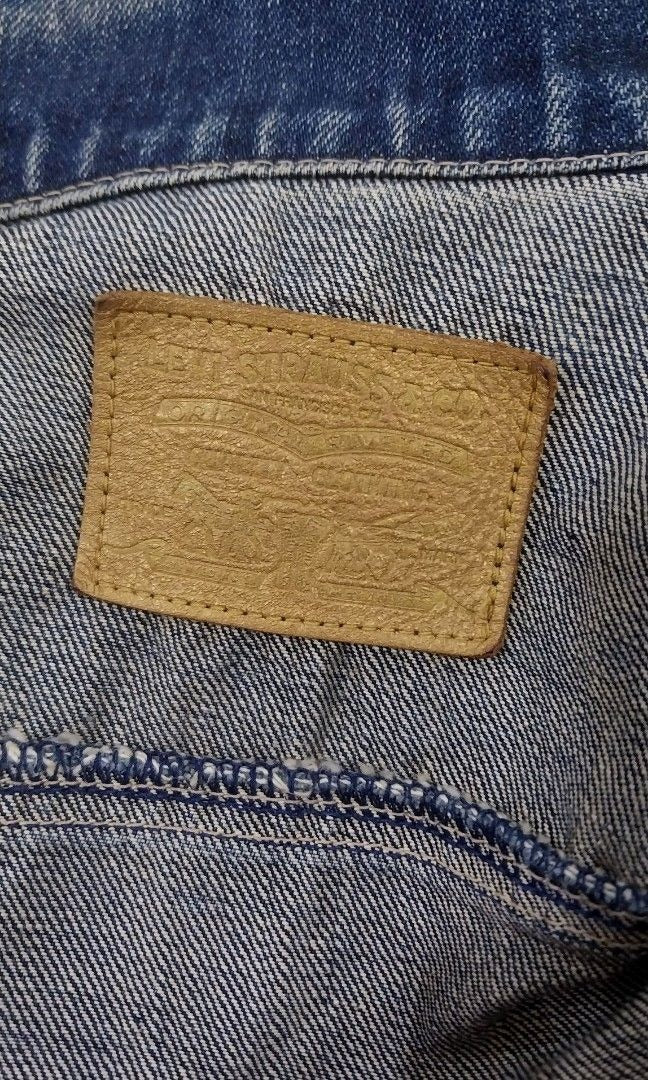 Vintage Levi's Women's Denim Jacket (Rare Find)
