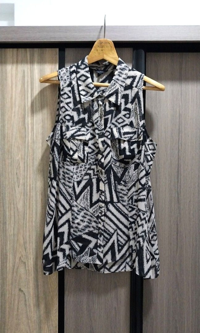 Guess Button Down Sleeveless Top
